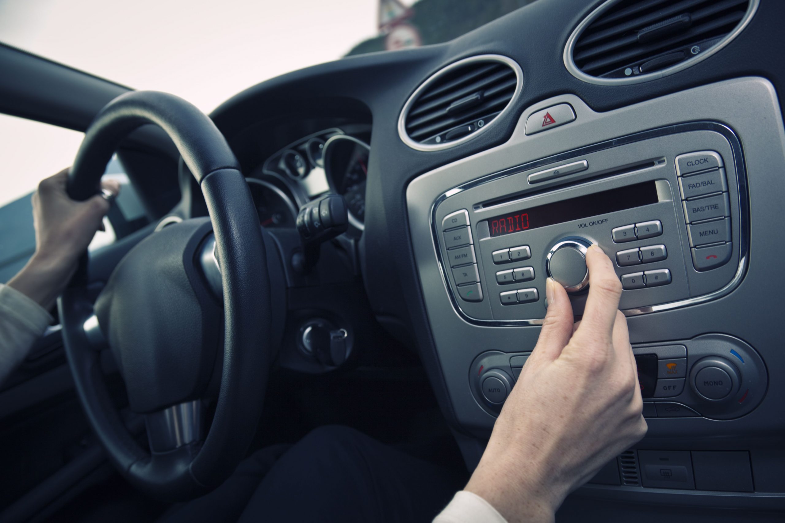 7 Common Issues with Radios in Cars that You Could Deal With Them Yourself